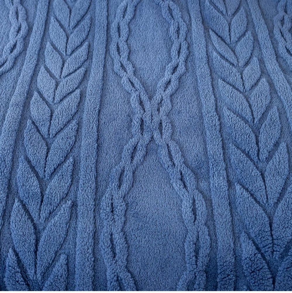 YUSOKI Sherpa Queen Size Blanket 3D Stylish Design Washed Blue 90"x90"(NWT) - Picture 8 of 10